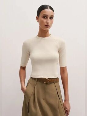 ME+EM Crop Raglan Sleeve Tee in Vanilla. Size 8